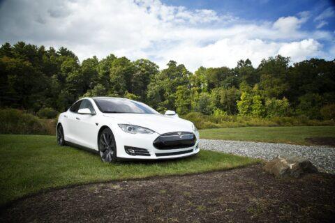 Auto elettriche, Tesla