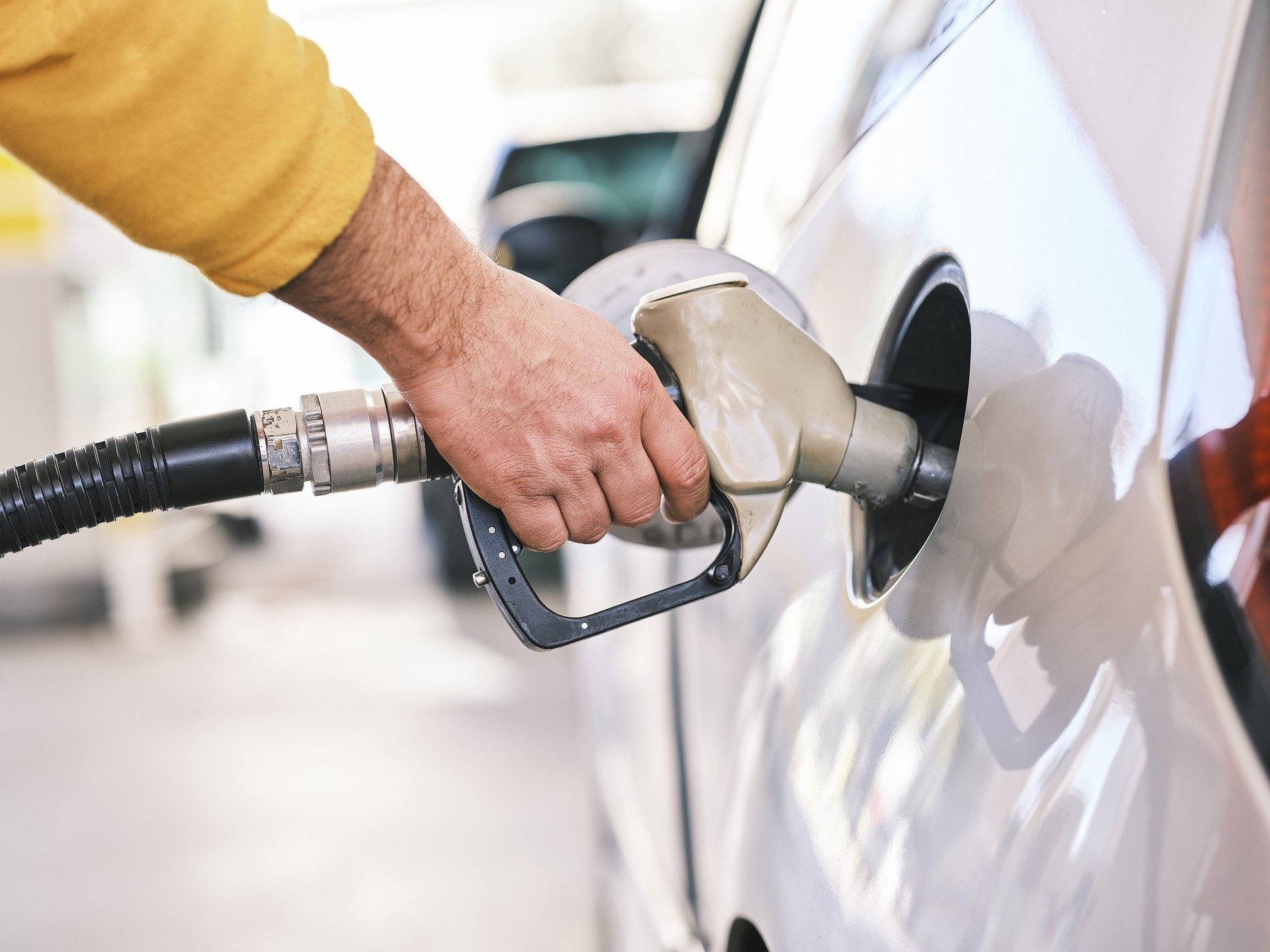 Prezzi carburante, U.Di.Con.: “Il Governo intervenga concretamente congelando l’incremento delle accise!”