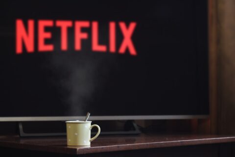 Netflix: la piattaforma annuncia ulteriori rincari