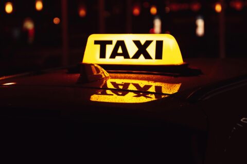 Riforme in arrivo per il settore taxi: l'Antitrust spinge per più licenze e maggiore flessibilità nei turni